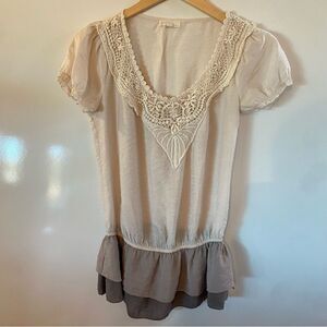 Edge boho short sleeve crochet detail blouse size small